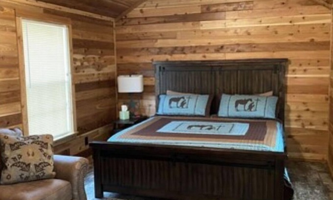 Hamilton Cabin | Experience Cabin 13: Top-Rated Stay with Breakfast Included