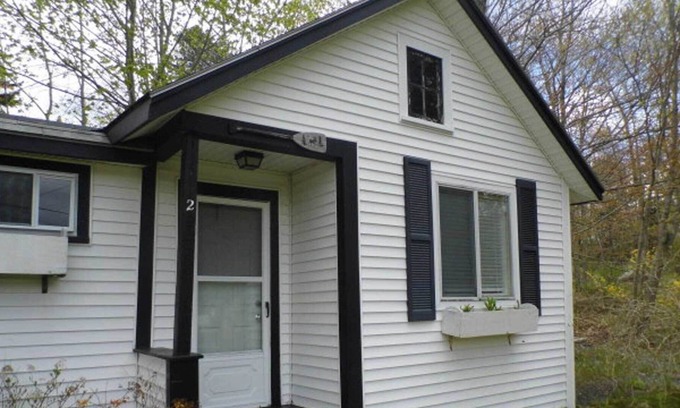 Otter Creek Cabin | Pet-Friendly Cabin 2 at Otter Creek Inn with Kitchen Access