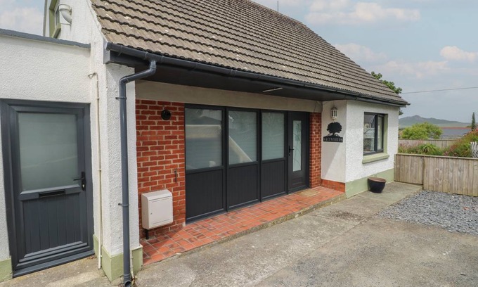St Davids Cottage | Cozy Cottage with Ocean View – Perfect for Families