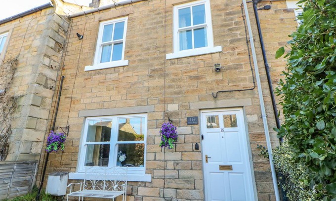 Wolsingham Cottage | Cozy 2-Bedroom Cottage with Ocean View for Up to 4 Guests