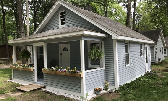 Higgins Lake House | Scenic Cabin #2 with Lake View at Higgins Lake - Pet Friendly