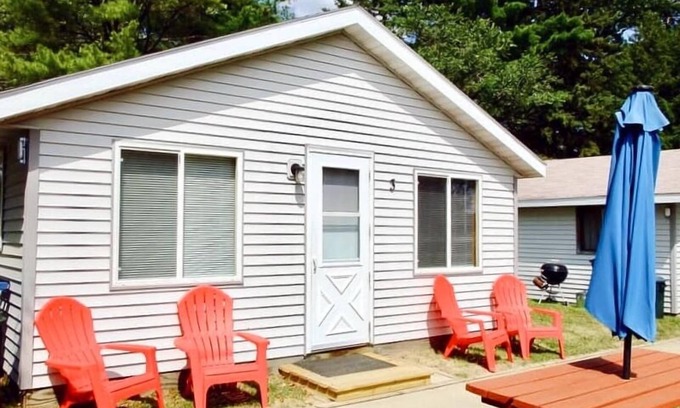 Nevis Resort | Cozy Cabin 3 at Afterglow with Delicious Breakfast Included