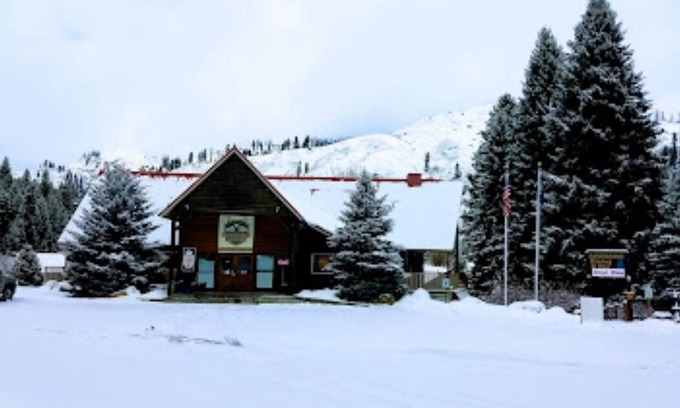 Lowman Cabin | Cozy Cabin 3 at Southfork Lodge with Pool & Pet Friendly