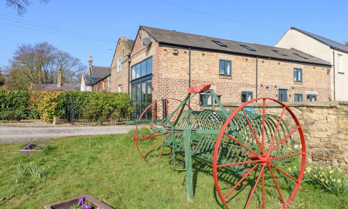Hetton-le-Hole Cottage | Spacious 3-Bedroom Cottage with Pet-Friendly Amenities