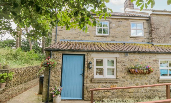 Potter Brompton Cottage | Spacious 3-Bedroom Cottage for Family Getaways