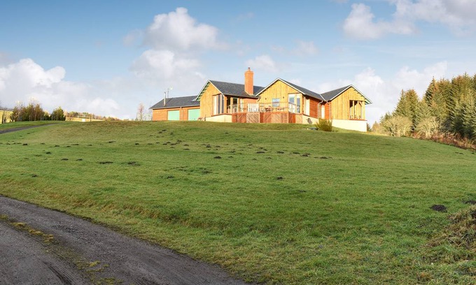 Glenlivet Cottage | Cozy Cottage with 3 Bedrooms for Family Retreats