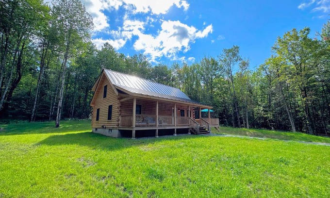 Sugar Hill Cabin | Mountain View Cabin for 10 Guests - Perfect Family Retreat