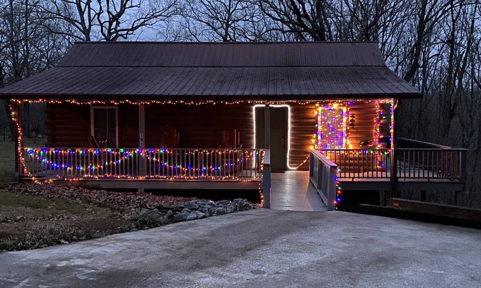 Lookout Mountain House | Relaxing Cabin 3: Quiet Log Retreat on Lookout Mountain