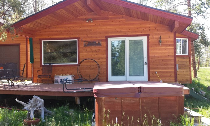 Tabernash Cabin | Relaxing Cabin Near Fraser with Hot Tub & Top Reviews
