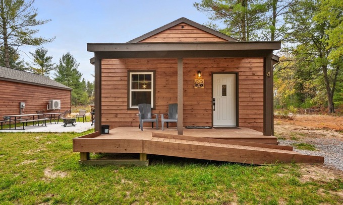 Atlanta Cabin | Accessible Cabin #4 at Northern Comfort: Pet & Child Friendly