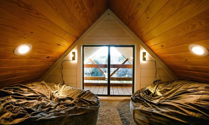 Dripping Springs House | Cozy Cabin 4: Pet-Friendly Getaway with Pro Coffee Setup
