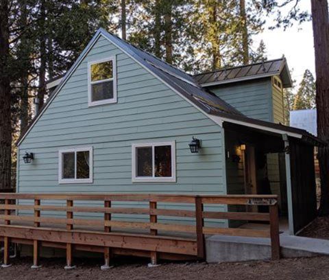 Strawberry House | Cozy Cabin #4: Pet-Friendly Retreat with Pool Access