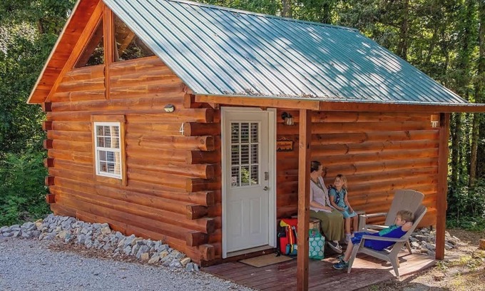 Columbia Cabin | Cozy Log Cabin Retreat for Romantic Getaways in Columbia KY