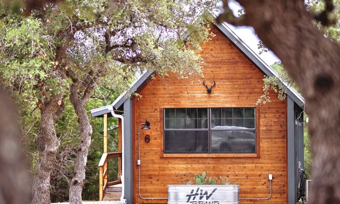 Dripping Springs House | Cozy Cabin 6: Pet-Friendly Retreat with Top Coffee Setup
