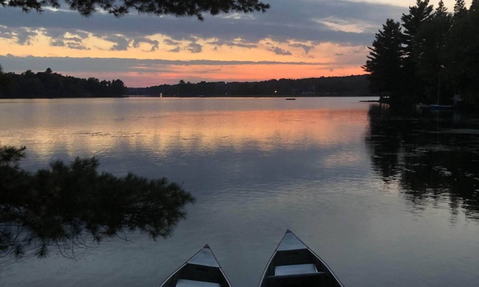 Magnetawan Cabin | Scenic Cabin #6 with Gorgeous Sunset Views Over Lake Cecebe