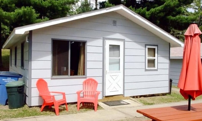Nevis Resort | Inviting Cabin 6 at Voyageur with Pool and Breakfast