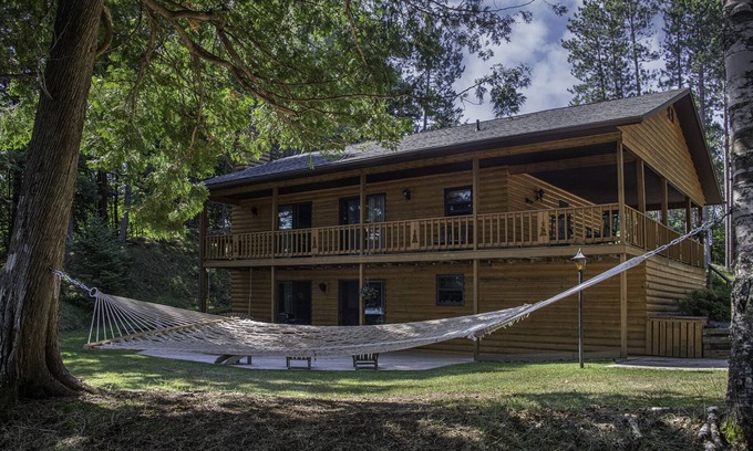 Watersmeet Cabin | Discover Cabin 7: Pet-Friendly Retreat on Cisco Chain Lakes