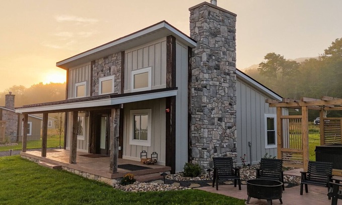 Timberline Cabin | Cabin 8 Two Bed Modern Luxury w Hot Tub