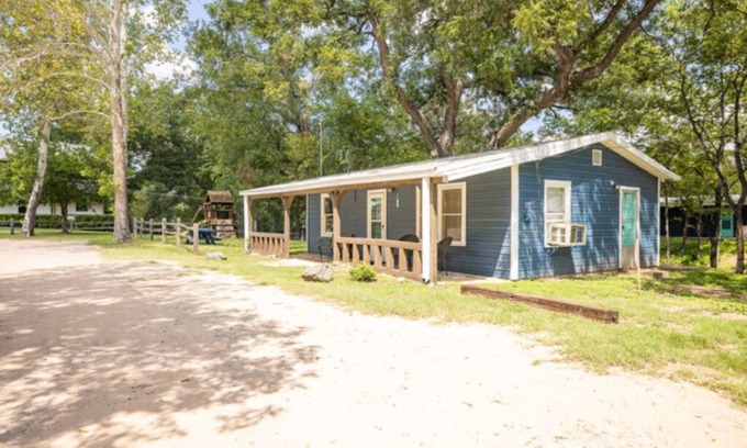Burnet Cabin | Cozy Cabin 8: Two Bedrooms Next to RV Park & Lake View