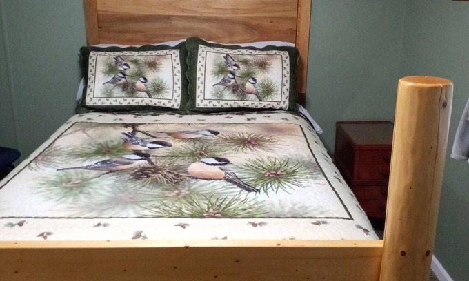 Grayling Cabin | Guest Rated: 9.8 at Cabin #B - Ideal for Families & Pets