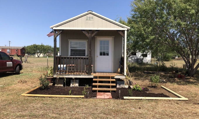 Sutherland Springs Cabin | Idyllic Cabin by the Lake with Family-Friendly Amenities