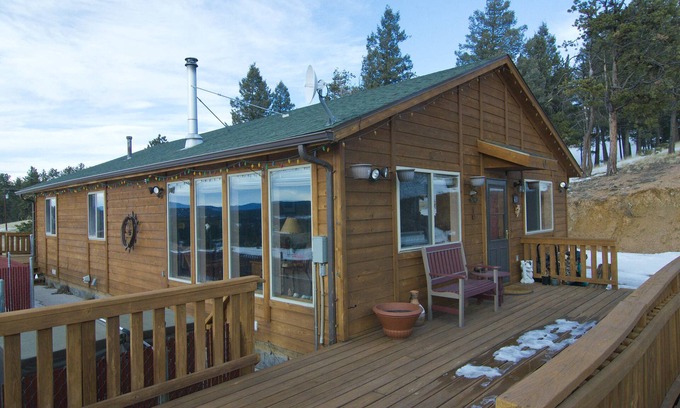 Florissant House | Dog-Friendly Cabin with Hot Tub and Scenic Views
