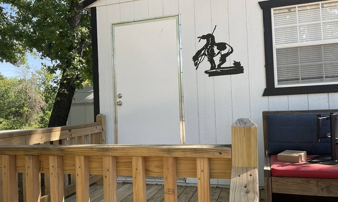 Thackerville Cabin | Tranquil Cabin End of the Trail: Child-Friendly Retreat