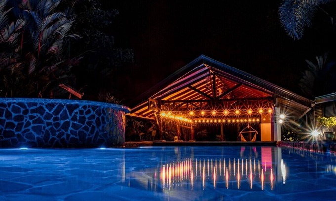 Palma Cabin | Relaxing Cabin with Jacuzzi & Pool in La Fortuna