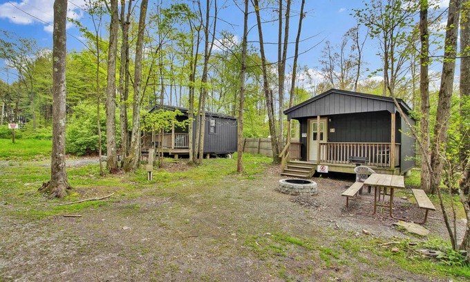Wellsboro Apartment | Cabin full bath Summa