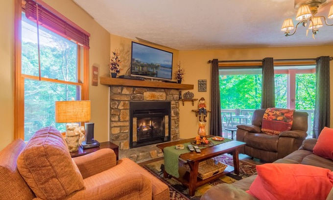 Mill Ridge Cabin | Idyllic Cabin Retreat in Blue Ridge Mountains with Spa