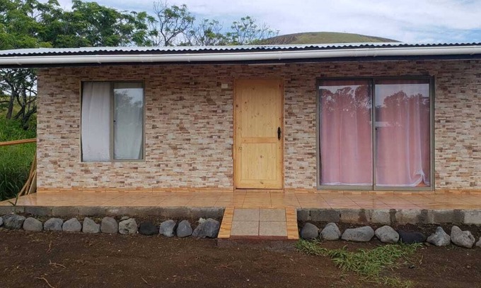 Hanga Roa Cabin | Idyllic Cabin Retreat in Nature with Kitchen Amenities