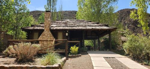 Potrerillos House | Scenic Cabaña in Protrerillos by the Mendoza River