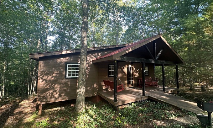 Jamestown Cabin | Explore the Cabin by Big South Fork - Family-Friendly Retreat