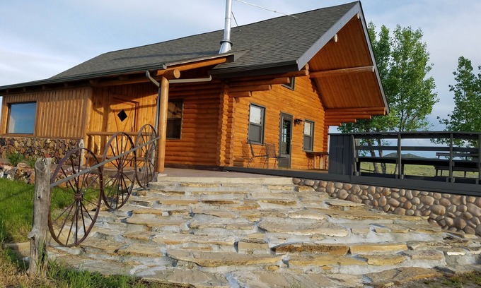 Buffalo Cabin | Idyllic Cabin in the Country with Family-Friendly Amenities