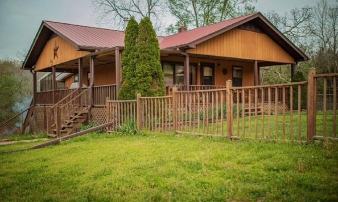 Eminence Cabin | Cozy Cabin Retreat in Ozark National Scenic Riverway