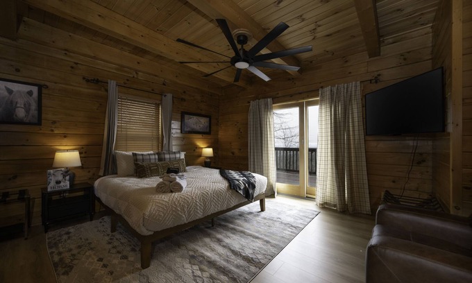 Bergton Cabin | Cabin in the Sky - HotTub, Game Room & Great View! Bryce Resort