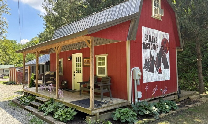 Carbon Hill Cabin | Pet-Friendly Cabin in Wayne National Forest, Rated 9.8/10