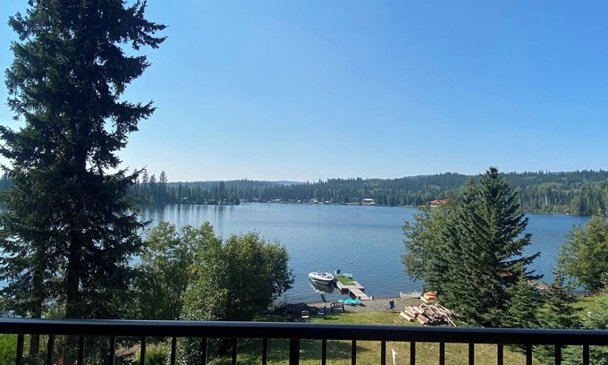 Deka Lake Cabin | Exclusive Lakefront Cabin on Deka Lake - Rated 10/10