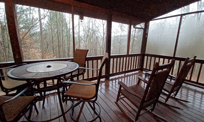 Cherry Log Cabin | Cabin located in 8 miles between Blue Ridge and Ellijay GA by the Ellijay river