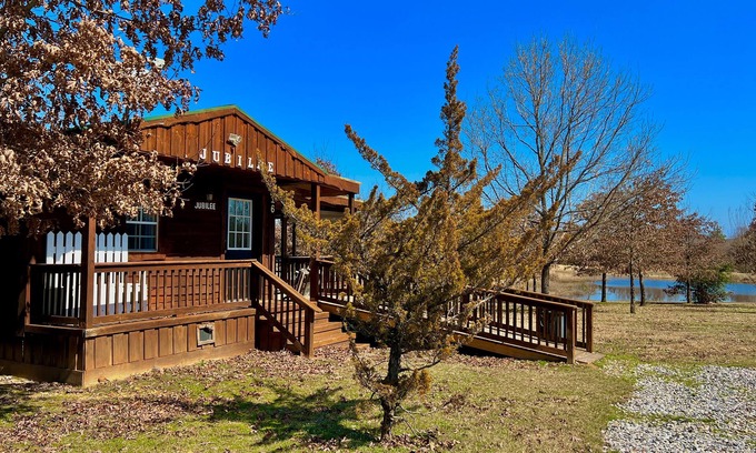 Murfreesboro Cabin | Perfect Getaway: Cabin Near Crater of Diamonds