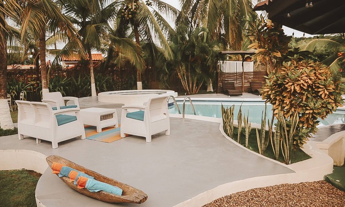 Juan de Acosta Cottage | Relaxing Cabin by the Sea in Salinas del Rey with Pool