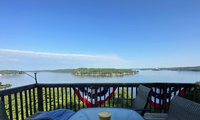 Osage Beach Cabin | Scenic Cabin No. 5 @ The Old Swiss Village - Lake Views!