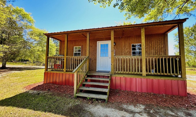 Lakewood Cabin | Heifer Hotel: Cozy Cabin Retreat with Private Lake Access