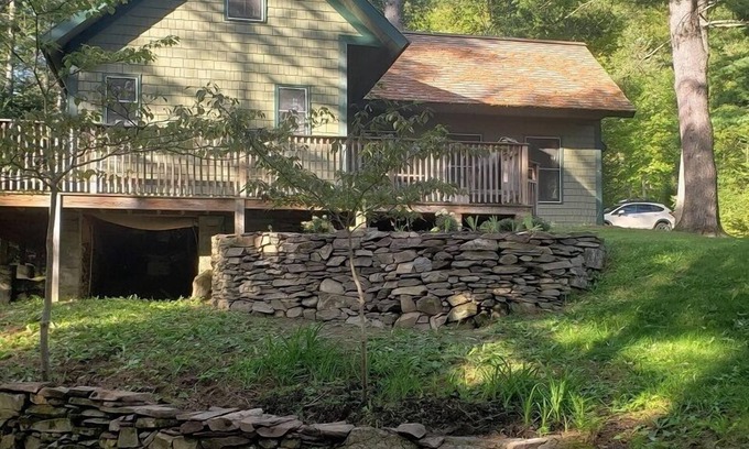Vershire Cottage | Tranquil Cabin by a Mountain Trout Stream - Guest Rated 9.8
