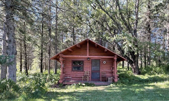 Barnum Cabin | Cozy Cabin on a Private Lake with Oceanfront Views