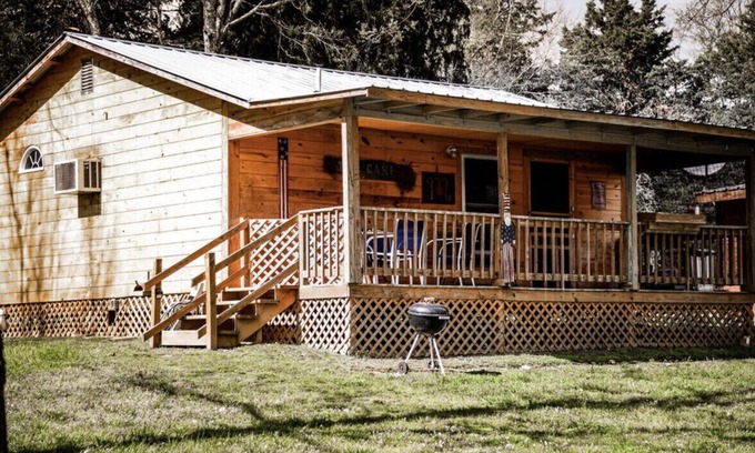 Norman Cabin | Idyllic Cabin on Collier Creek – 9.8 Rated & Family Friendly