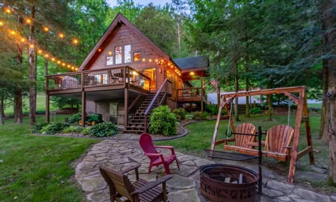 Albany Cabin | Tranquil Cabin on Dale Hollow - Steps from Your Boat