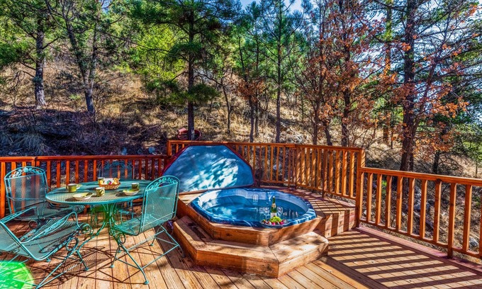 Ruidoso Cabin | Cozy Cabin on the Creek with Wraparound Deck & Hot Tub