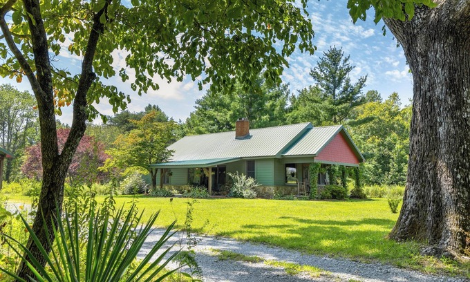 Rising Fawn Cabin | Discover Cabin on the Crook: Pet-Friendly Retreat by Nature