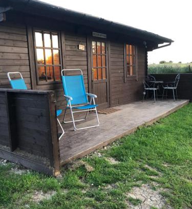 Frampton Other | Tranquil Cabin on the Lake: Pet and Child Friendly Retreat